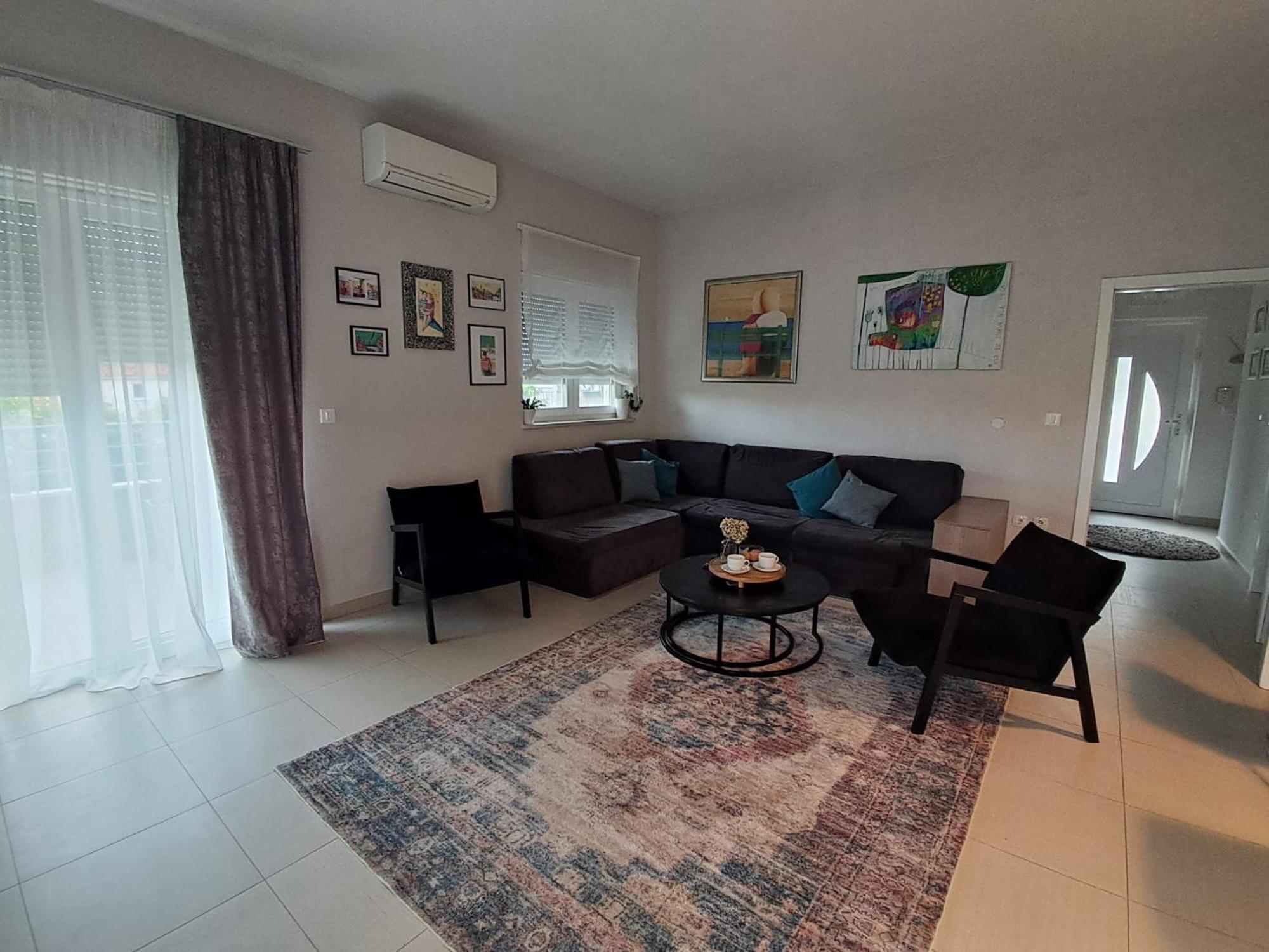 הוילה פודסטראנה Fantastic House מראה חיצוני תמונה