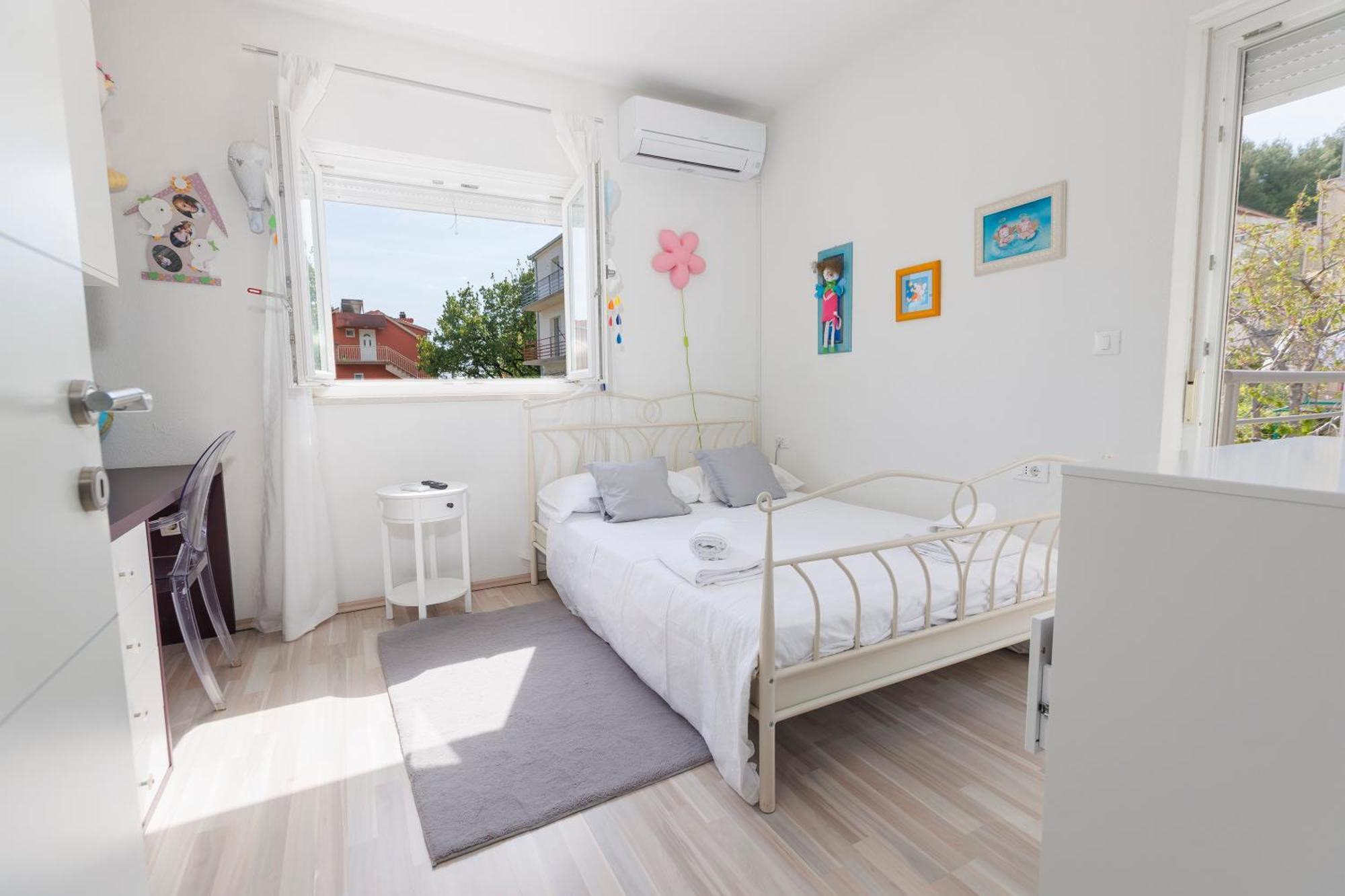 הוילה פודסטראנה Fantastic House מראה חיצוני תמונה