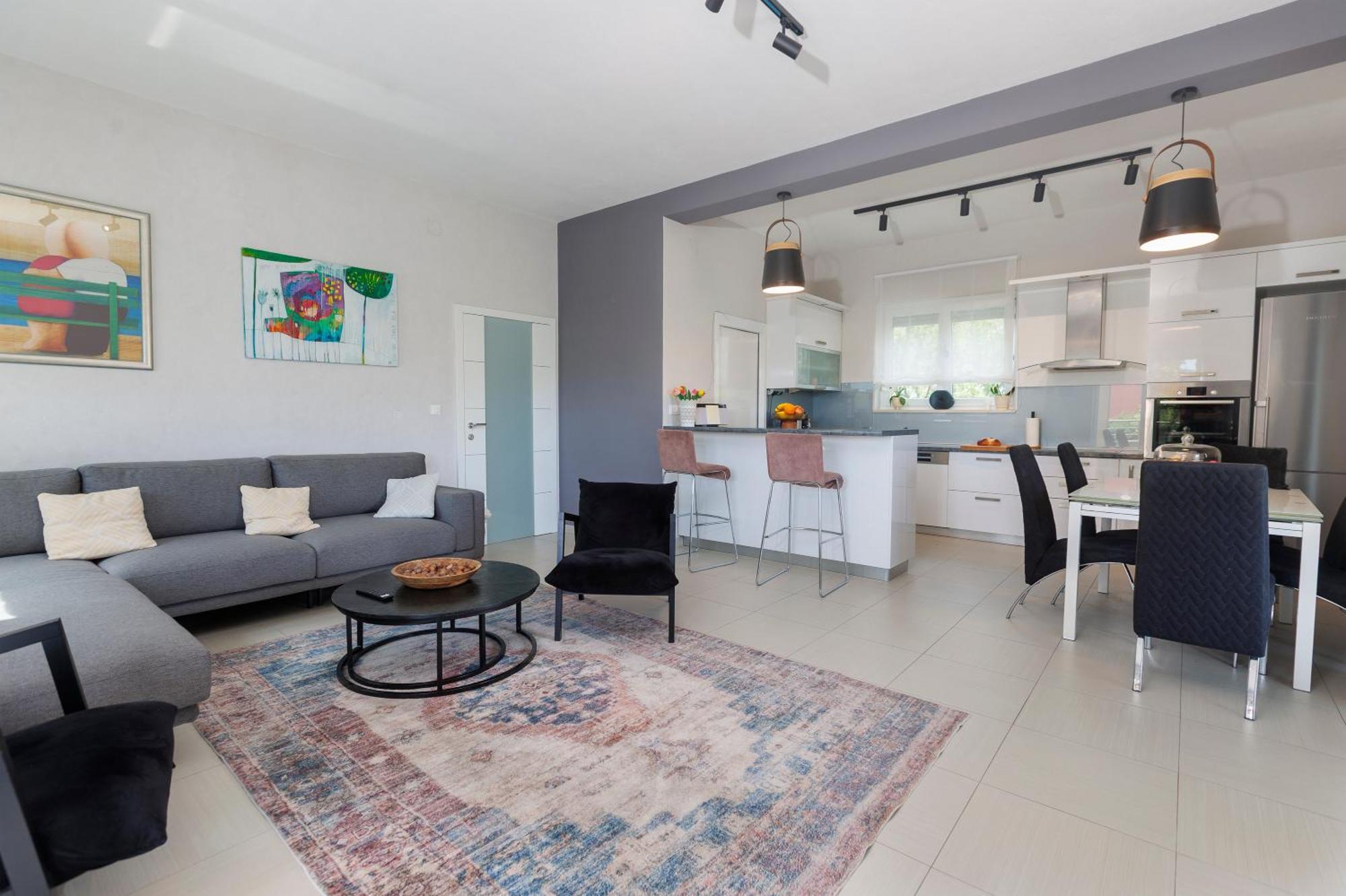 הוילה פודסטראנה Fantastic House מראה חיצוני תמונה
