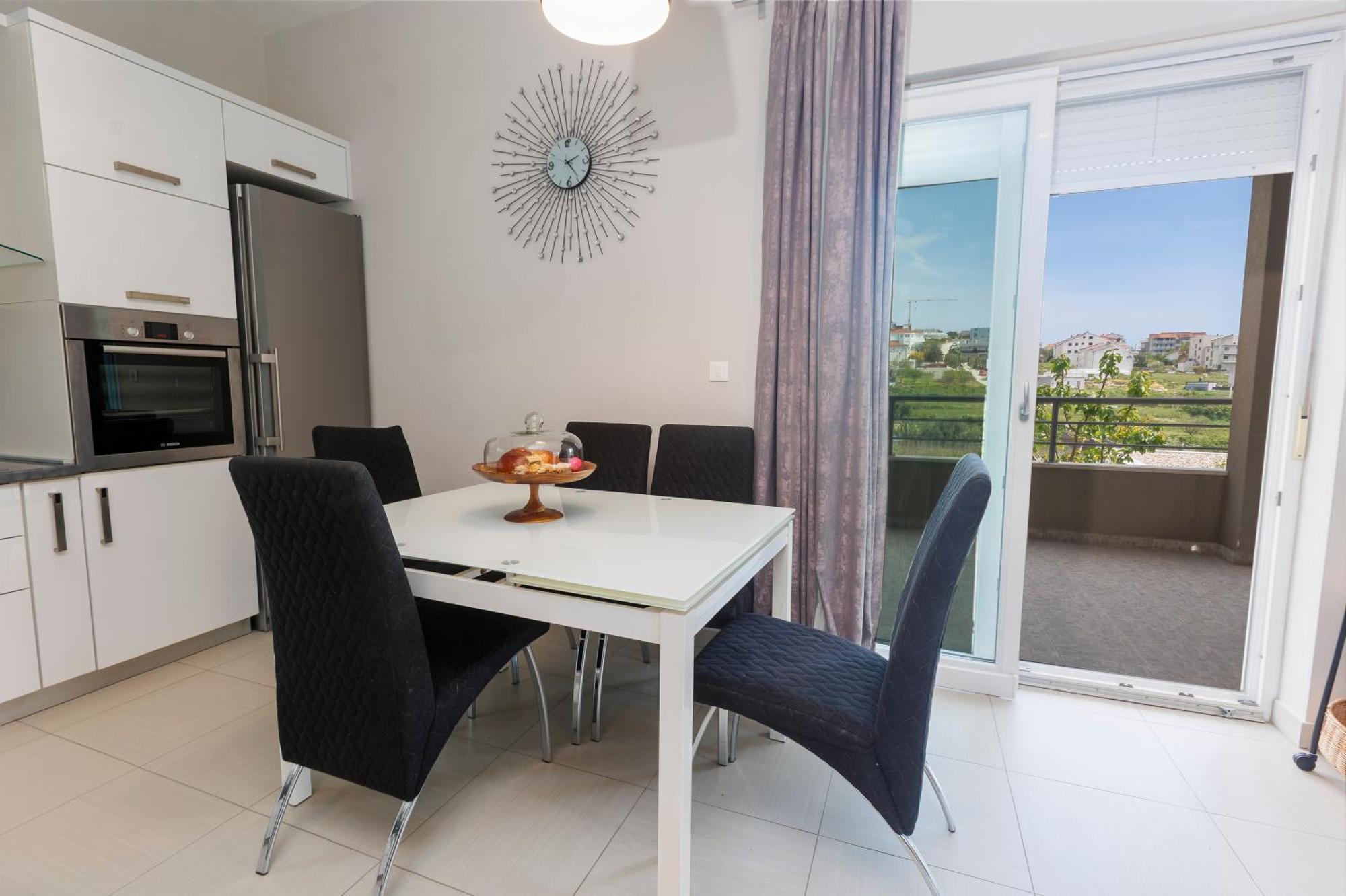 הוילה פודסטראנה Fantastic House מראה חיצוני תמונה