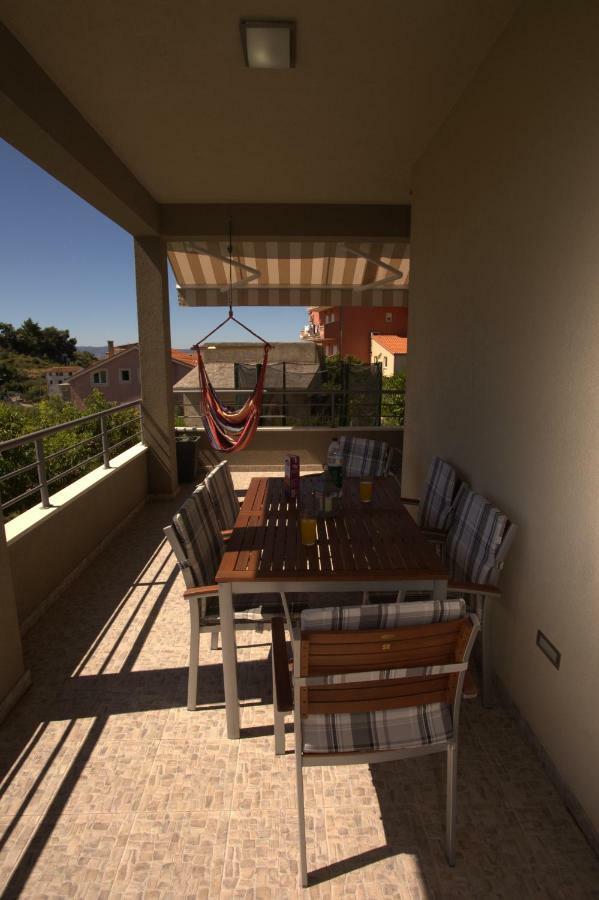 הוילה פודסטראנה Fantastic House מראה חיצוני תמונה